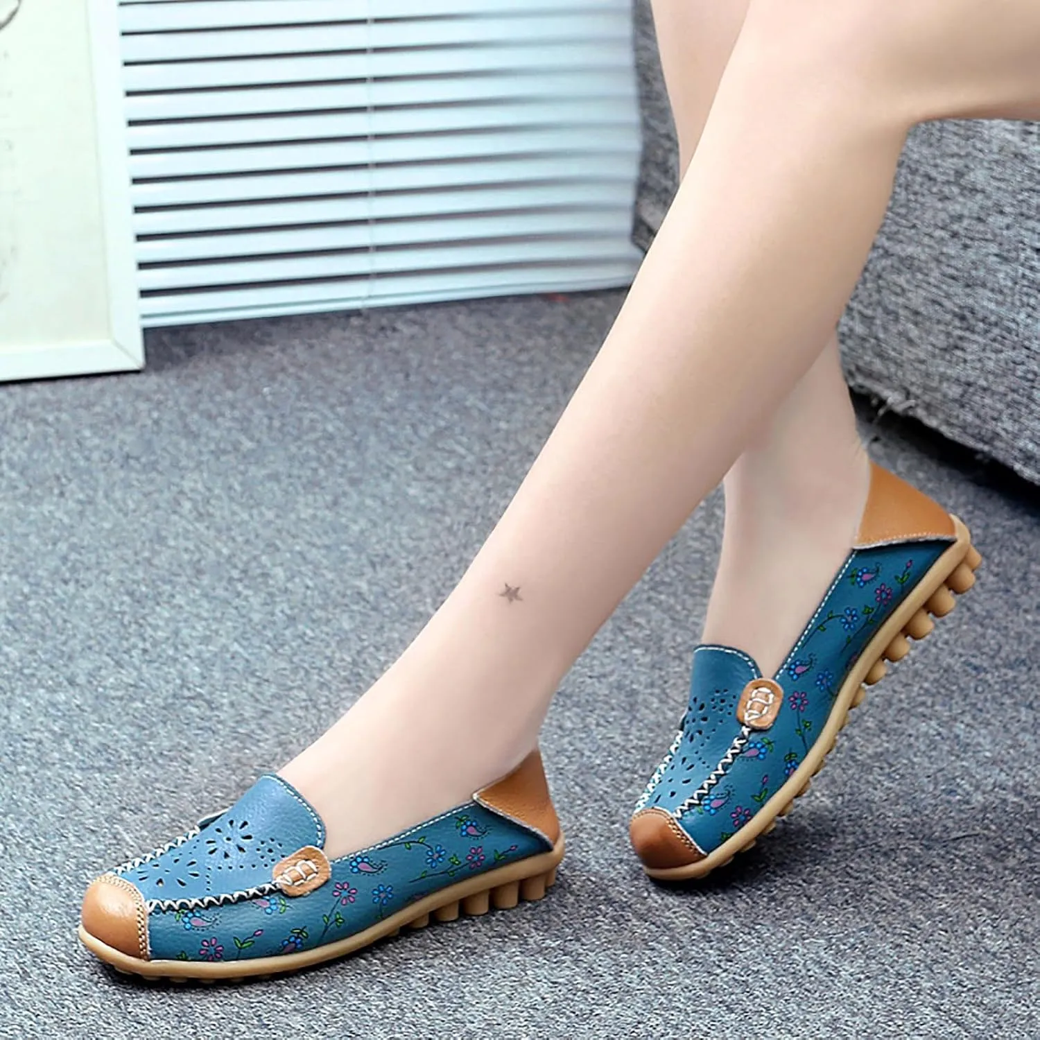 Sunporx Women's Comfortable Loafers Driving Moccasins Shoe Casual Flats Slip on Walking Breathable Non-Slip Office Work Shoe