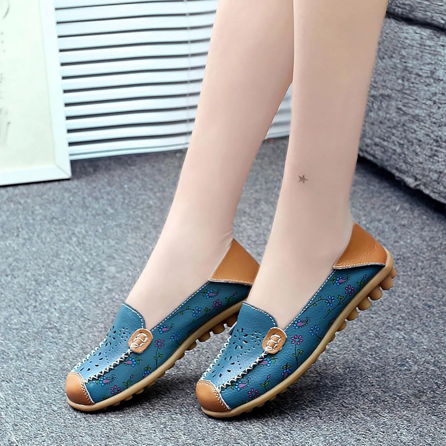 Sunporx Women's Comfortable Loafers Driving Moccasins Shoe Casual Flats Slip on Walking Breathable Non-Slip Office Work Shoe